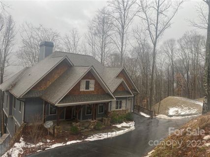 1945 Lake Forest Drive