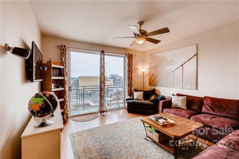 1315 East Boulevard 817
