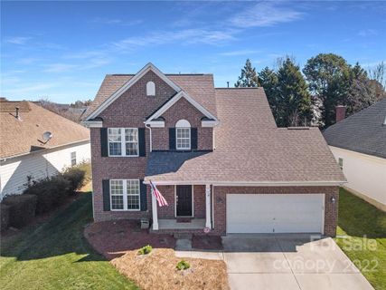 5507 Whispering Wind Lane