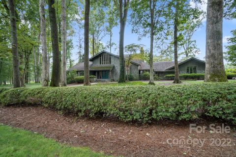 3210 Deauville Place L229-230