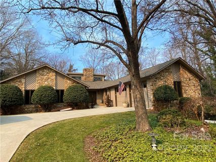 1740 5th Street Drive sold home in Country Club Park, Hickory, NC