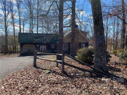 1921 Woodridge Drive