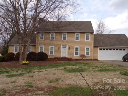 2440 Birdie Lane