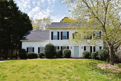8715 Woodcock Lane