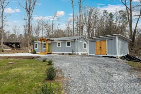 32 Royal Pines Drive