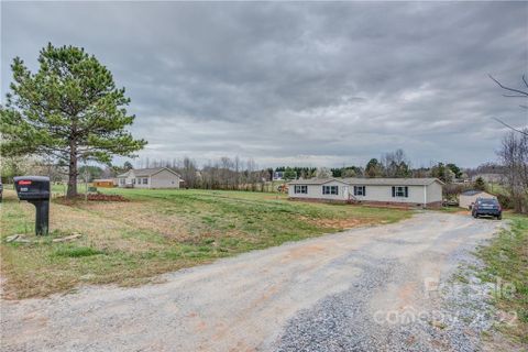 525 Bumble Bee Court sold home in Rolling Meadow, Kings Mountain, NC