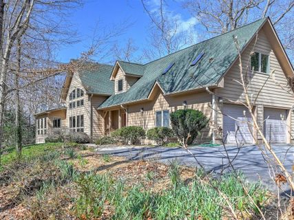 5584 Spring Road sold home in Willow Creek Farms, Hendersonville, NC