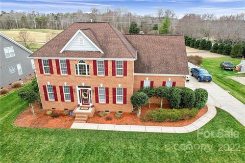 110 Fox Den Circle sold home in Fox Den, Statesville, NC