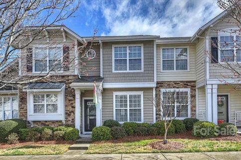 1021 Woodglen Lane