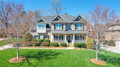 5104 Rhett Court sold home in Twelve Oaks, Wesley Chapel, NC