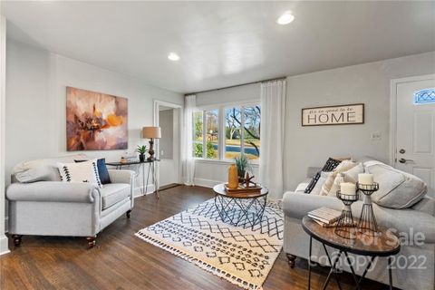 1712 Woodland Drive