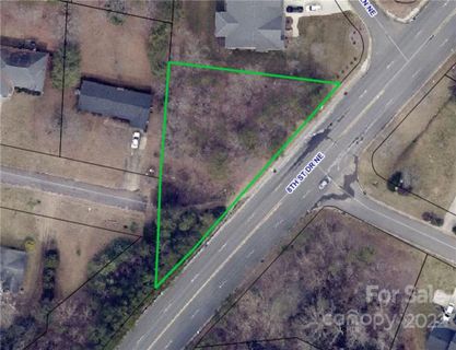 2047 8th Street Drive sold home in Hidden Oaks, Hickory, NC