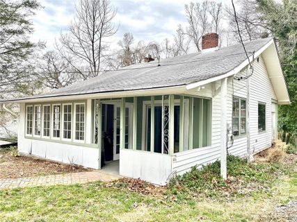 25 Wood Avenue