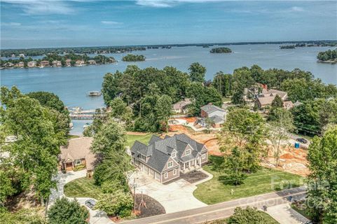 3074 Lake Shore Road