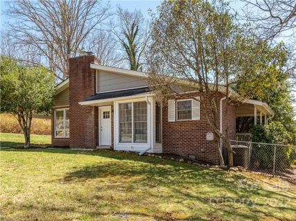 218 S Hillandale Drive sold home in Hillandale, East Flat Rock, NC