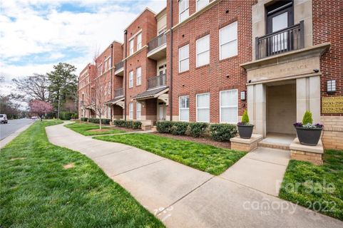 2952 Selwyn Avenue sold home in Amity Court, Charlotte, NC