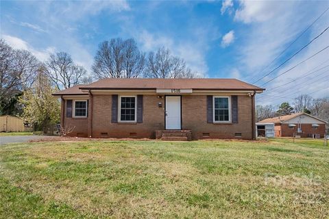 1516 Westdale Drive