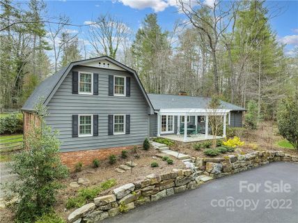 107 Estate Drive sold home in Chanteloupe Ctry Est, Hendersonville, NC
