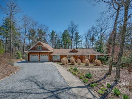 376 Whispering Woods Drive sold home in Salley Hill, Saluda, NC
