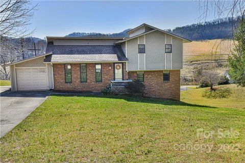 19 Sun Up Lane sold home in Twin Lakes, Candler, NC