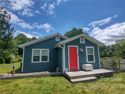 211 Mcminn Avenue sold home in Brevard Park, Brevard, NC
