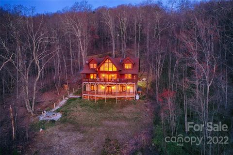 1013 Hickory Nut Lane