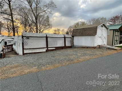 106 Deerfield Lane