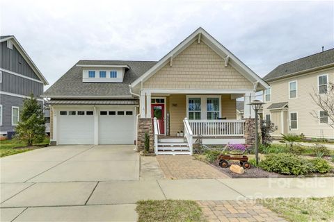790 Bluff Loop Road