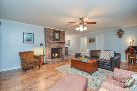 3403 Lake Shore Road