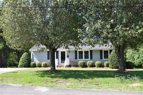 608 Normandy Road