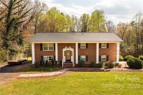 1110 24th Avenue Place sold home in Eastview Acres, Hickory, NC