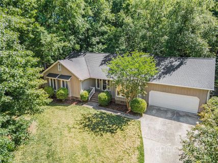 5928 Chapel Creek Court sold home in Sturnbridge, Charlotte, NC