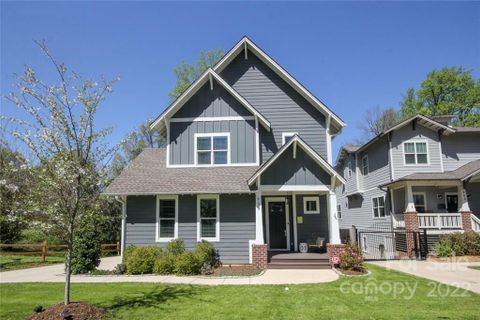 939 Everett Place