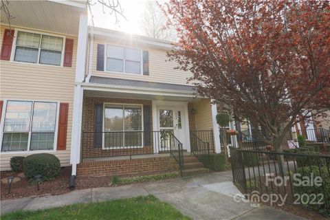1004 Surry Lane