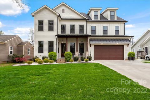 344 Melbourne Court