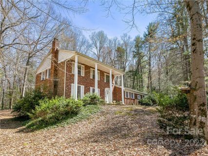 200 Tara Place sold home in Chanteloupe Ctry Est, Hendersonville, NC