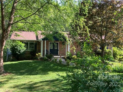 2665 Middleton Circle sold home in Middleton Place, Hendersonville, NC