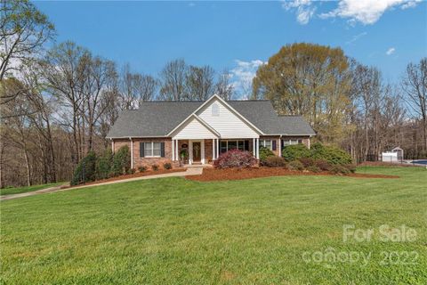 1470 Billings Drive sold home in Miller Estates, Hickory, NC