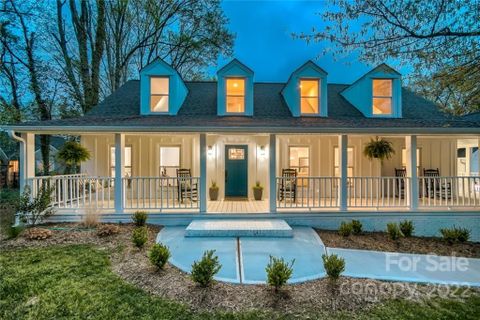 5011 Crooked Oak Lane