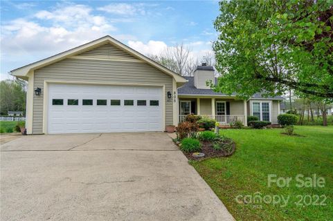 805 Woodlark Court