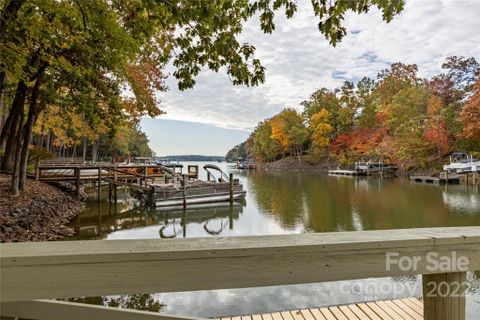 11 Weatherly Way