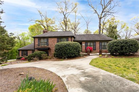 1634 Lumarka Drive