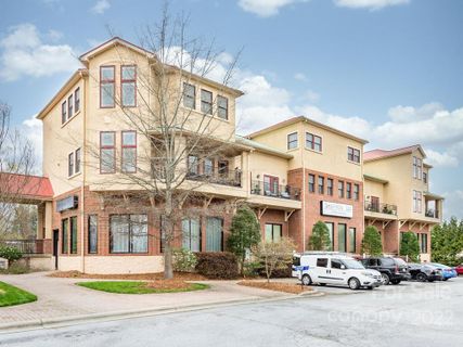 475 S Church Street J sold home in Beacon Commons, Hendersonville, NC