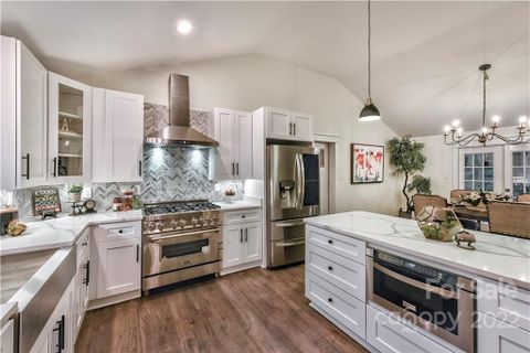 932 Shady Bluff Drive