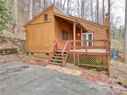 124 Canary Lane sold home in Mountain Top, Maggie Valley, NC
