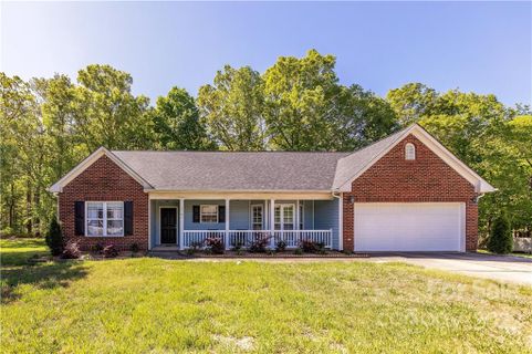 2704 Thornburg Court