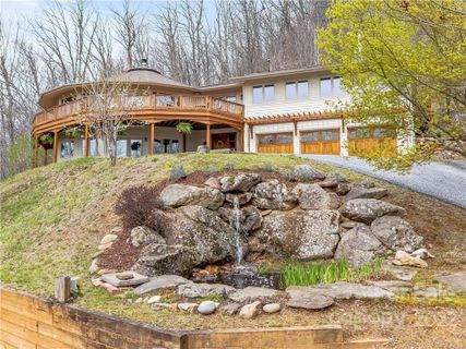 98 Ivy Cove Road sold home in Laurel Woods, Fairview, NC