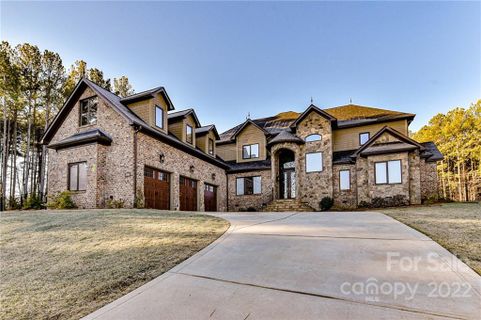 7946 Norman Pointe Drive