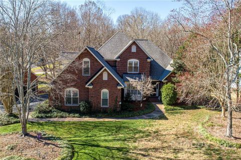 5301 Woodridge Drive