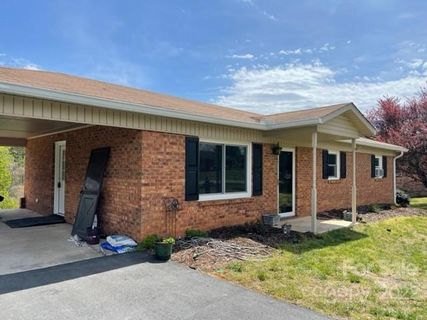 2609 Raintree Street sold home in Raintree, Connelly Springs, NC